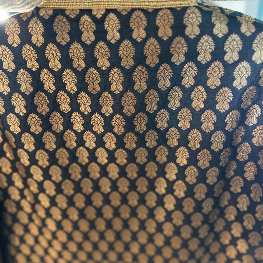 Men's Black and Gold Sherwani - Picture 4 of 4